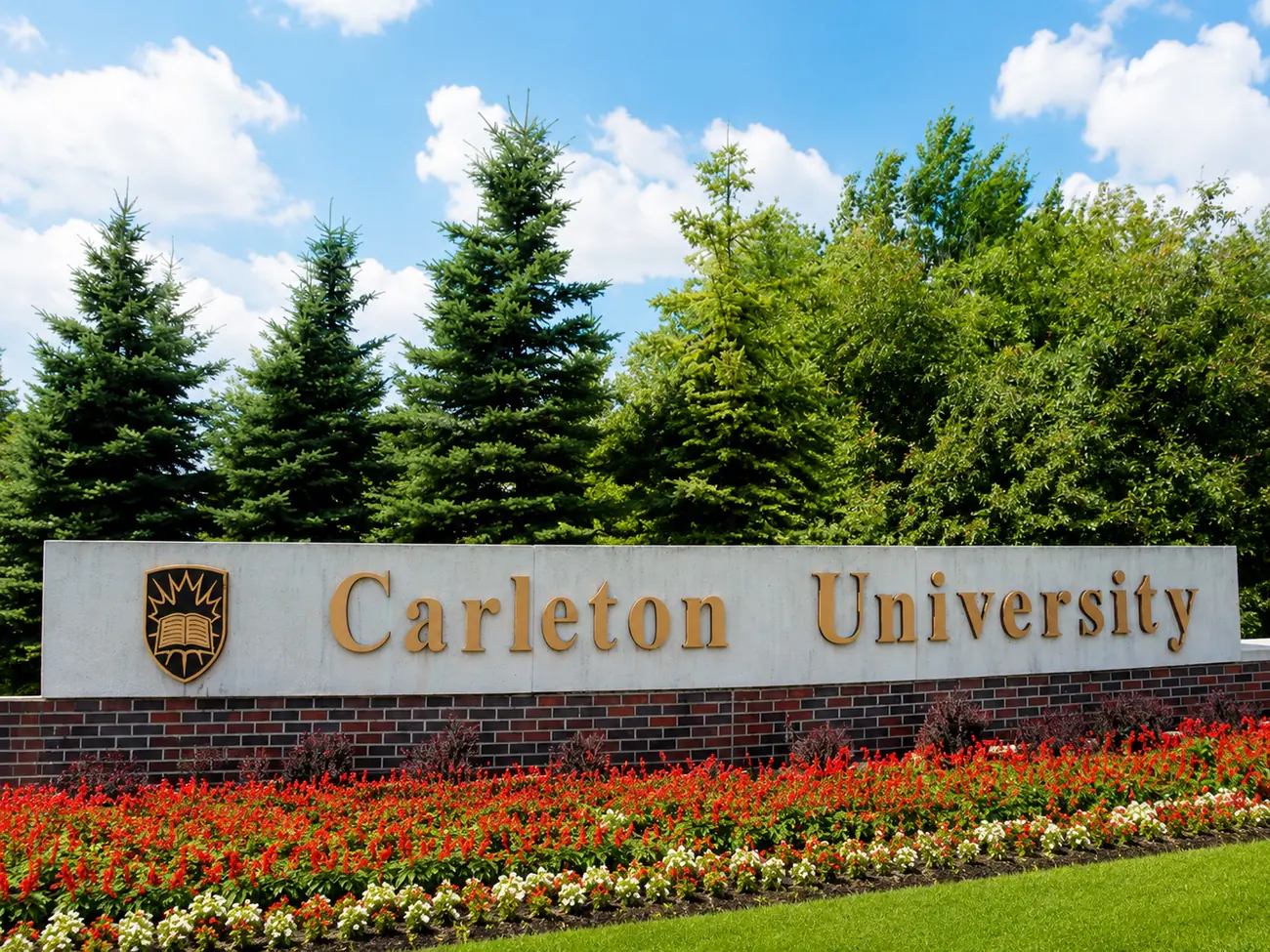 Carleton Universityキャンパス入口